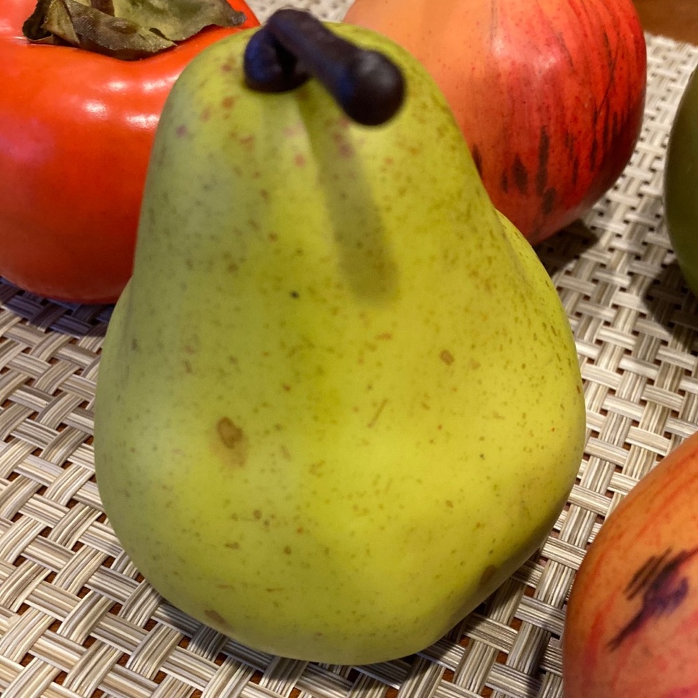 5 Pieces Decorative Faux Fruit Decor. - Picture 3 of 6